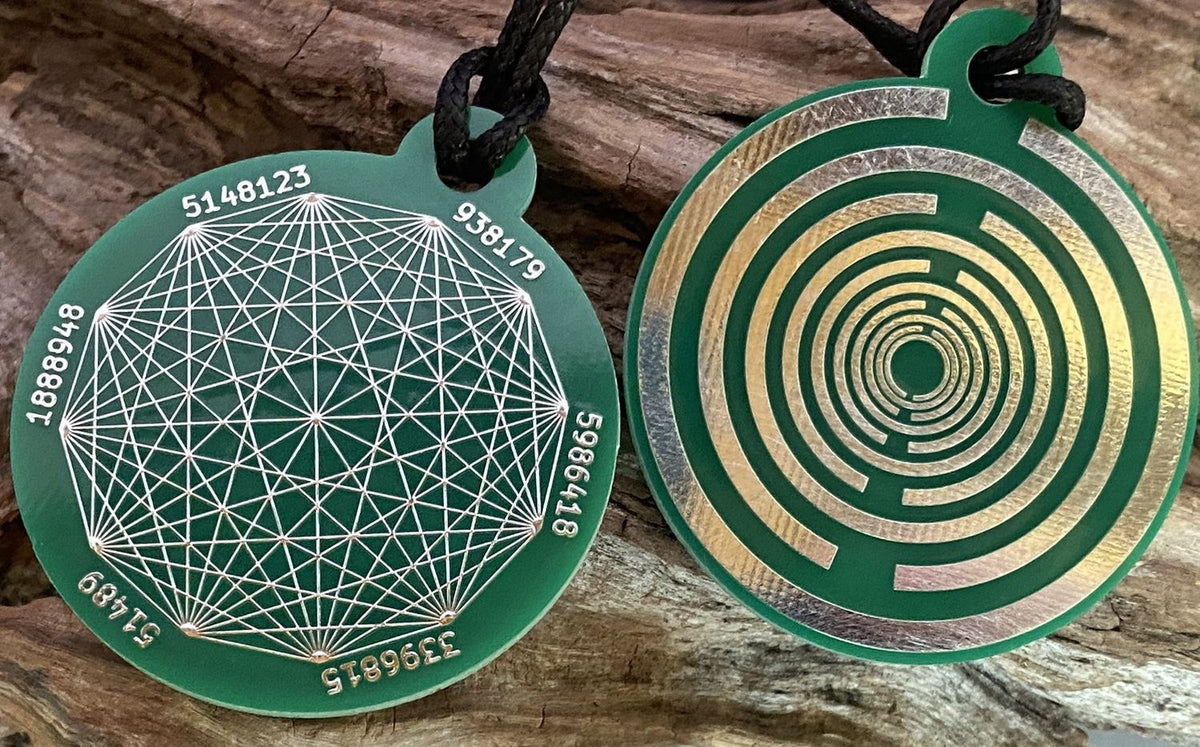 Amulett – Disc ca. 48x58 mm – Lakhovsky MWO + Dodecagram – 58 mm / zinnlegiert / grün – Produktansicht 1