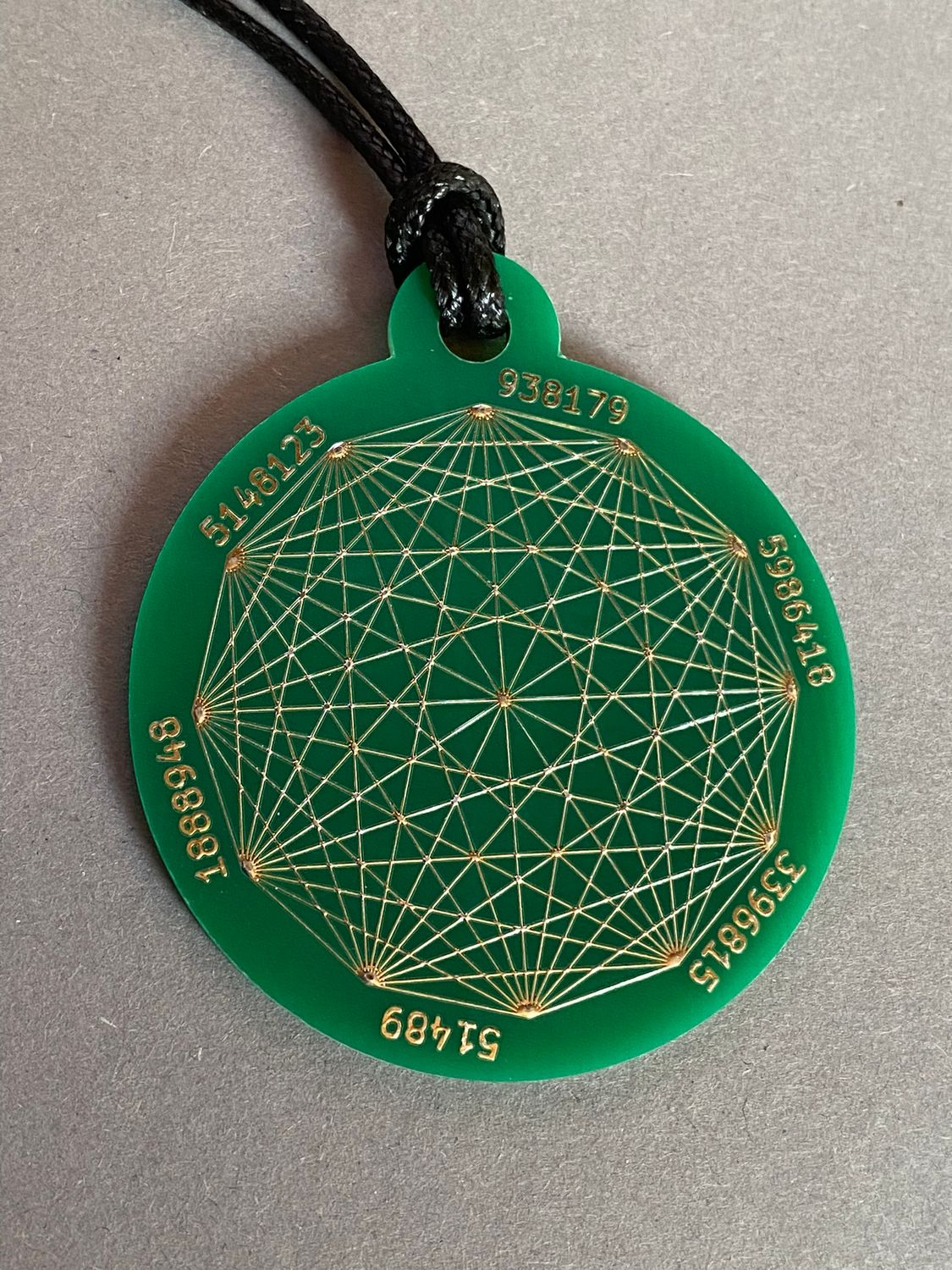 Amulett – Disc ca. 48x58 mm – Lakhovsky MWO + Dodecagram – 58 mm / zinnlegiert / grün – Produktansicht 1