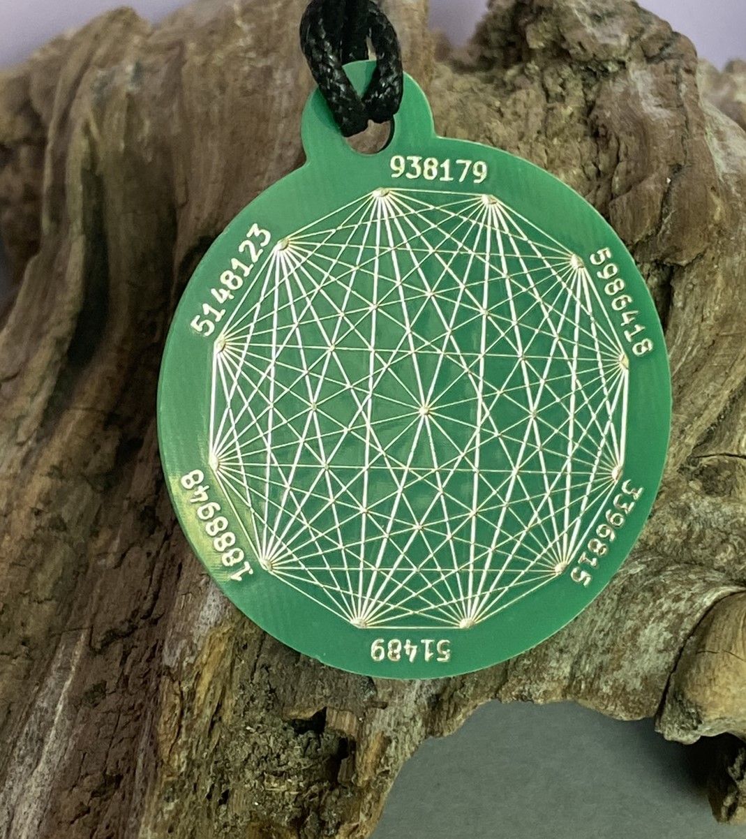 Amulett – Disc ca. 48x58 mm – Lakhovsky MWO + Dodecagram – 58 mm / zinnlegiert / grün – Produktansicht 1