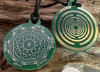 Amulett – Disc ca. 48x58 mm – Lakhovsky MWO + Dodecagram – 58 mm / zinnlegiert / grün – Produktansicht 1