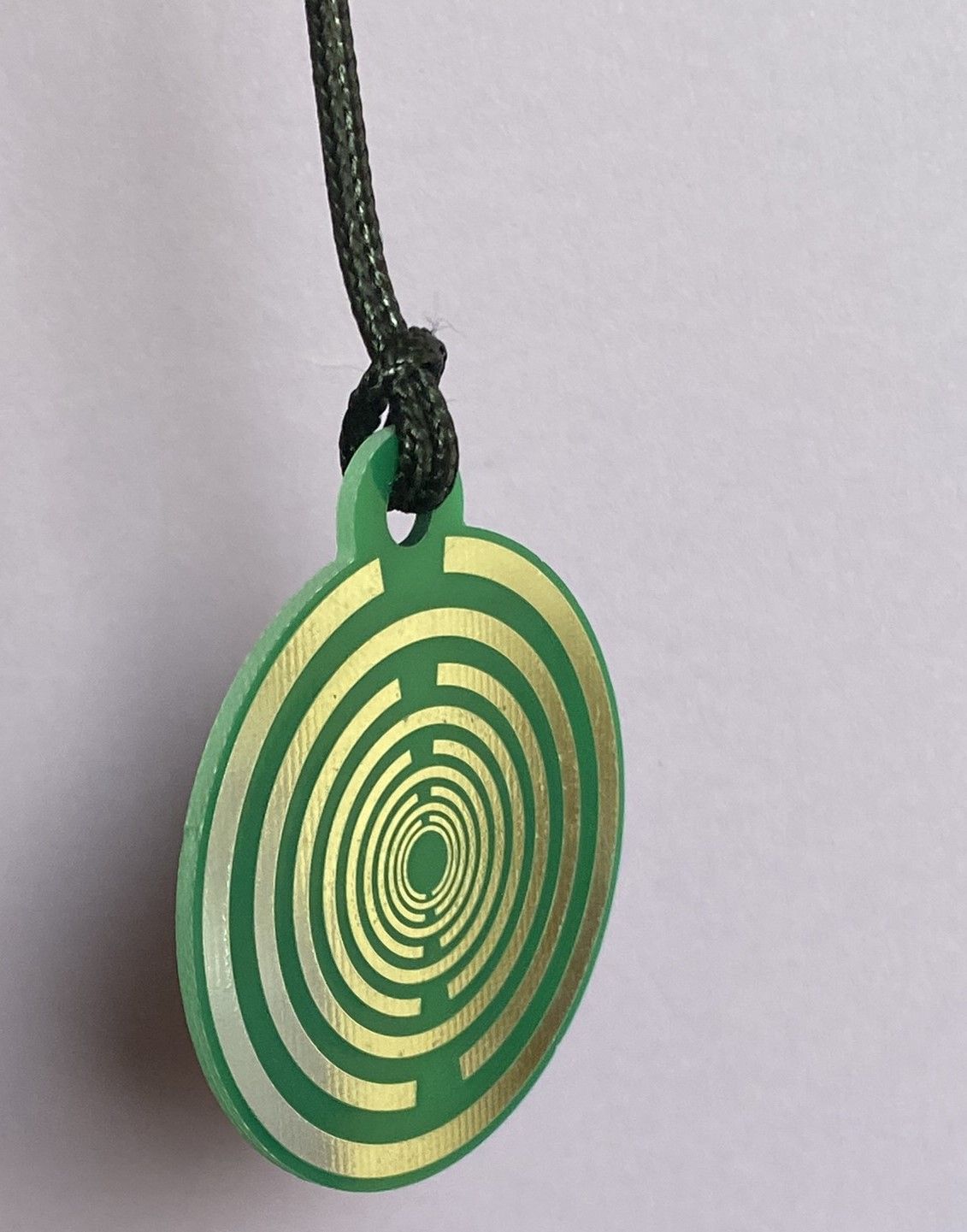 Amulett – Disc ca. 48x58 mm – Lakhovsky MWO + Dodecagram – 58 mm / zinnlegiert / grün – Produktansicht 1
