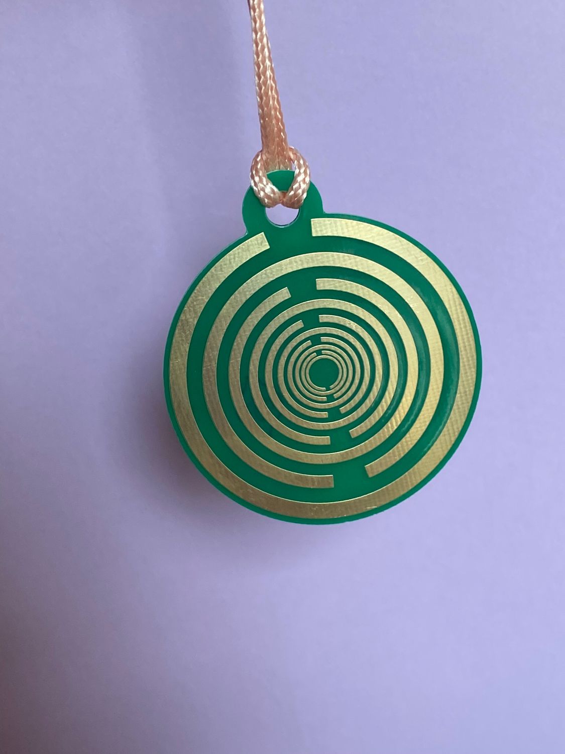 Amulett – Disc ca. 48x58 mm – Lakhovsky MWO + Dodecagram – 58 mm / goldlegiert / grün – Produktansicht 1