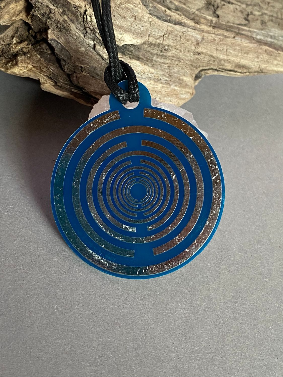 Amulett – Disc ca. 48x58 mm – Lakhovsky MWO + Dodecagram – 58 mm / zinnlegiert / blau – Produktansicht 1