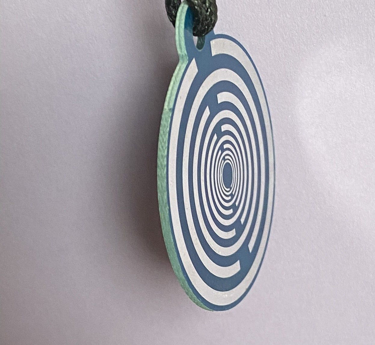 Amulett – Disc ca. 48x58 mm – Lakhovsky MWO + Dodecagram – 58 mm / zinnlegiert / blau – Produktansicht 1