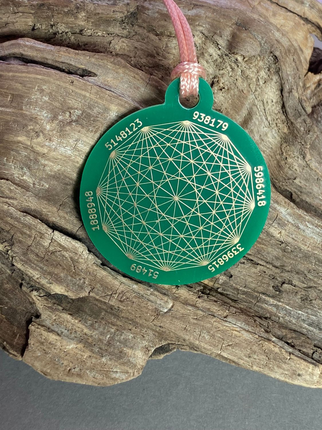 Amulett – Disc ca. 48x58 mm – Lakhovsky MWO + Dodecagram – 58 mm / goldlegiert / grün – Produktansicht 1