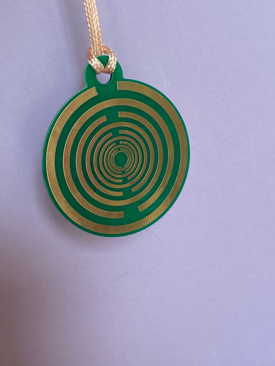 Amulett – Disc ca. 48x58 mm – Lakhovsky MWO + Dodecagram – 58 mm / goldlegiert / grün – Produktansicht 1