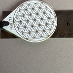 Anhänger Blume des Lebens – Bifilar Spule, ultraweis, ca. 40 mm x 48 mm, zinnlegiert – Produktansicht 1