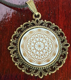 Amulett – Dodecagram als weisser 25 mm Coin – Dodecagram – 25 mm / goldlegiert / Fassung bronzefarben – Produktansicht 1