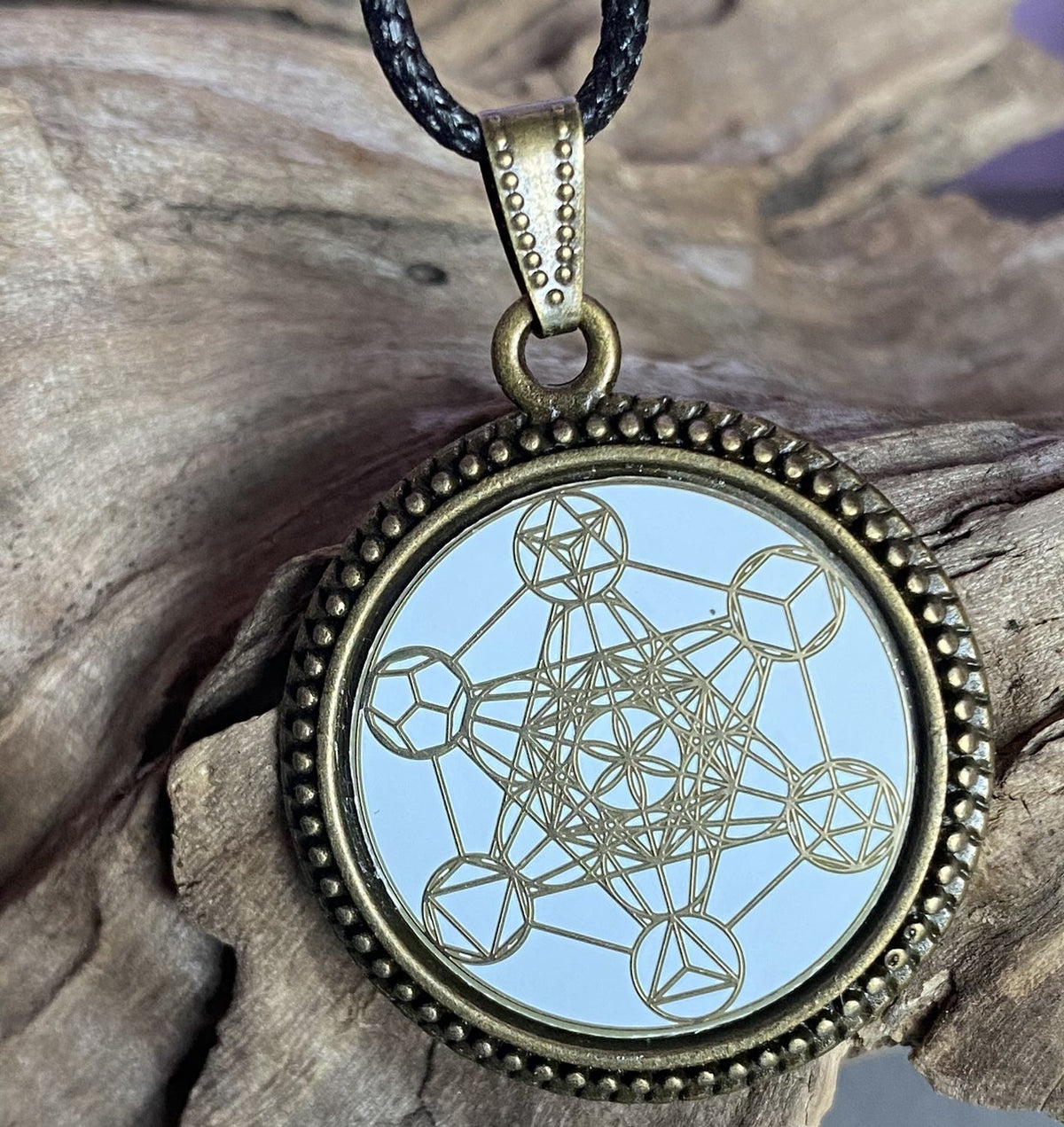 Amulett – bronzefarben, Metatron, Disc in weis 25 mm, goldlegiert, kupferunterlegt – Produktansicht 1