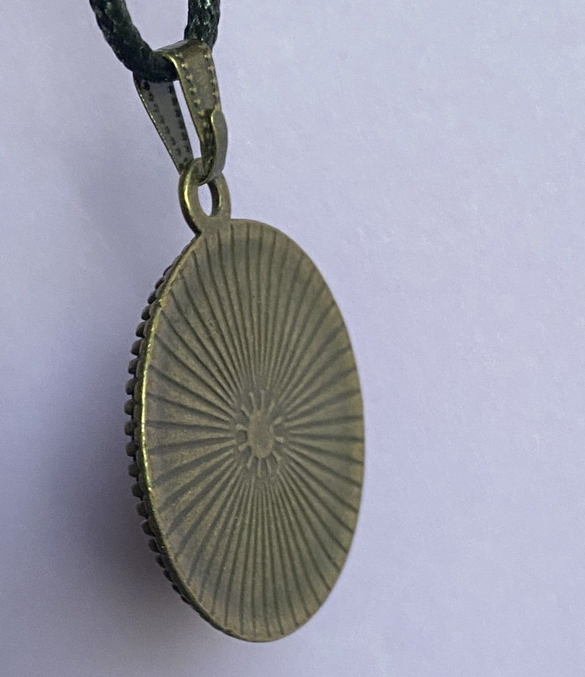 Amulett – bronzefarben, Metatron, Disc in weis 25 mm, goldlegiert, kupferunterlegt – Produktansicht 1
