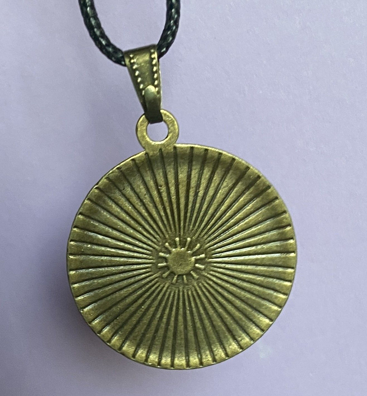Amulett – bronzefarben, Metatron, Disc in weis 25 mm, goldlegiert, kupferunterlegt – Produktansicht 1