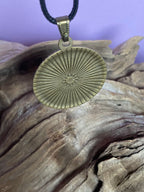 Amulett – bronzefarben, Metatron, Disc in weis 25 mm, goldlegiert, kupferunterlegt – Produktansicht 1
