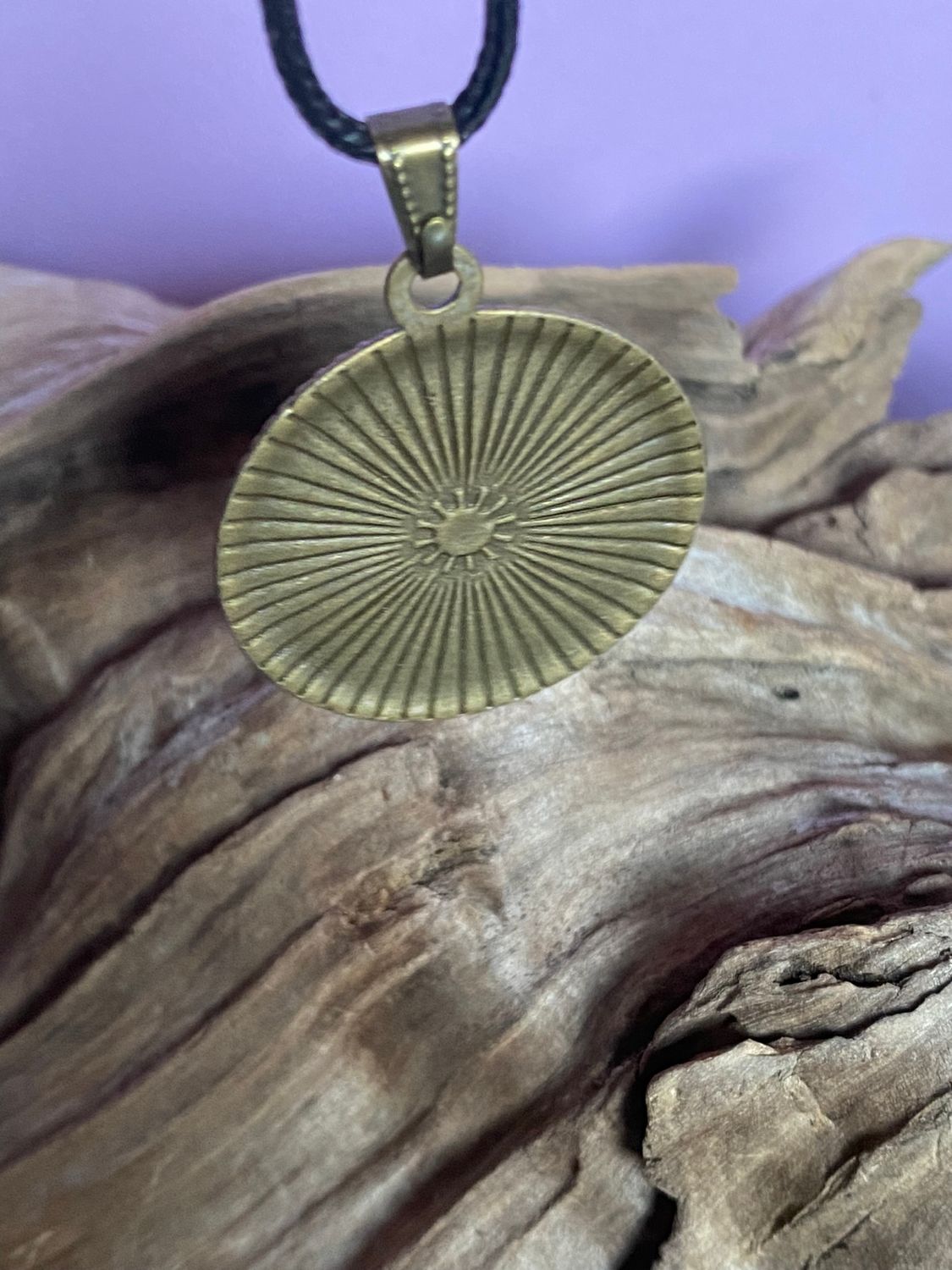 Amulett – bronzefarben, Metatron, Disc in weis 25 mm, goldlegiert, kupferunterlegt – Produktansicht 1