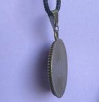 Amulett – Blume des Lebens – 25 mm / goldlegiert / schwarz – Produktansicht 1
