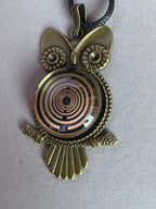 Amulett – Krafttier Eule – Lakhovsky MWO – goldlegiert / nachtschwarz – Produktansicht 1