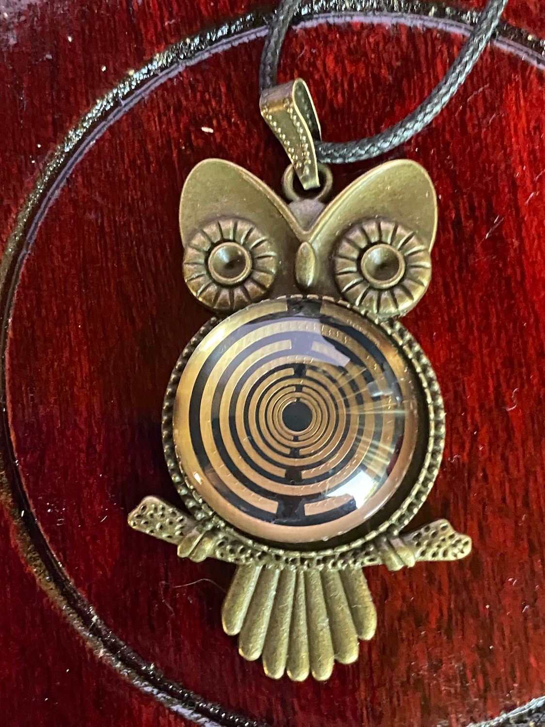 Amulett – Krafttier Eule – Lakhovsky MWO – goldlegiert / nachtschwarz – Produktansicht 1