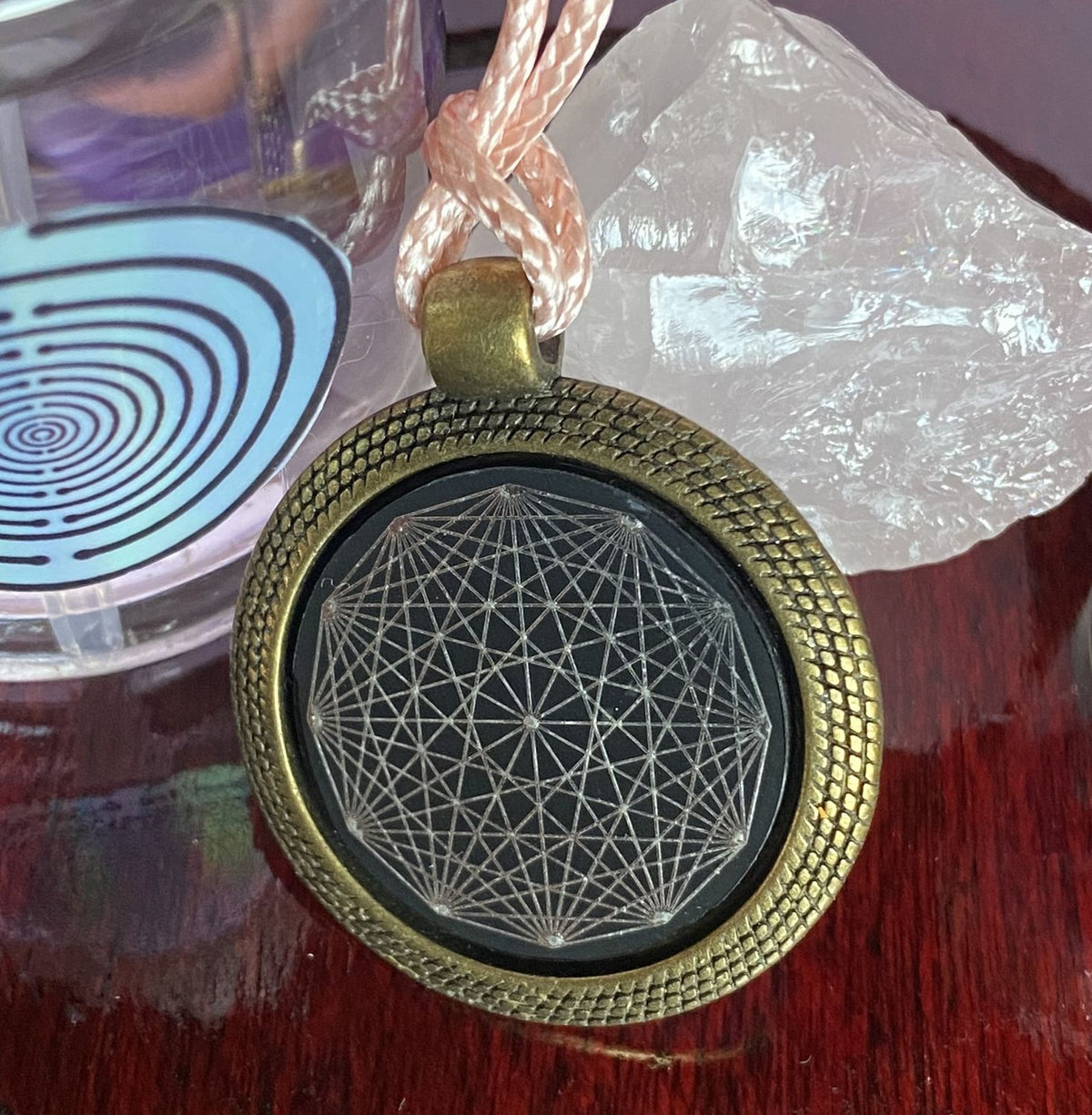 Amulett – Dodecagram als schwarzer 25 mm Coin – Dodecagram – 25 mm / zinnlegiert / Fassung bronzefarben – Produktansicht 1