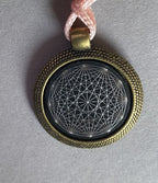 Amulett – Dodecagram als schwarzer 25 mm Coin – Dodecagram – 25 mm / zinnlegiert / Fassung bronzefarben – Produktansicht 1