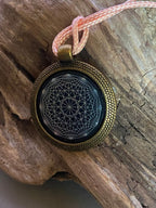 Amulett – Dodecagram als schwarzer 25 mm Coin – Dodecagram – 25 mm / zinnlegiert / Fassung bronzefarben – Produktansicht 1