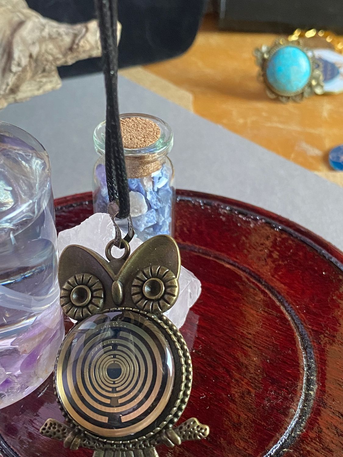 Amulett – Krafttier Eule – Lakhovsky MWO – goldlegiert / nachtschwarz – Produktansicht 1