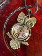 Amulett – Krafttier Eule – Lakhovsky MWO – goldlegiert / nachtschwarz – Produktansicht 1