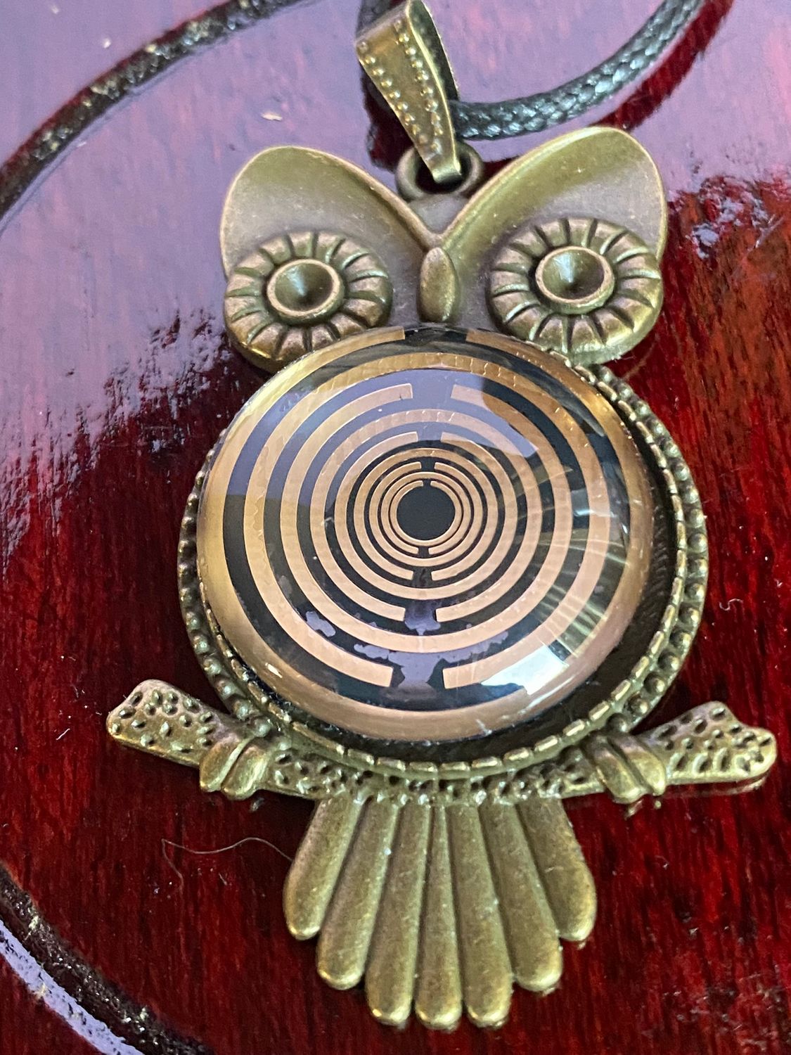 Amulett – Krafttier Eule – Lakhovsky MWO – goldlegiert / nachtschwarz – Produktansicht 1