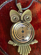 Amulett – Krafttier Eule – Lakhovsky MWO – goldlegiert / nachtschwarz – Produktansicht 1