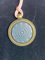 Amulett – Dodecagram als schwarzer 25 mm Coin – Dodecagram – 25 mm / zinnlegiert / Fassung bronzefarben – Produktansicht 1