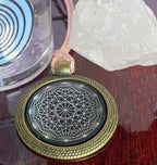 Amulett – Dodecagram als schwarzer 25 mm Coin – Dodecagram – 25 mm / zinnlegiert / Fassung bronzefarben – Produktansicht 1