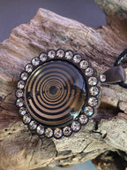 Amulett – Lakhovsky MWO – 25 mm / goldlegiert / Fassung braune – Produktansicht 1