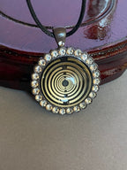 Amulett – Lakhovsky MWO – 25 mm / goldlegiert / Fassung braune – Produktansicht 1