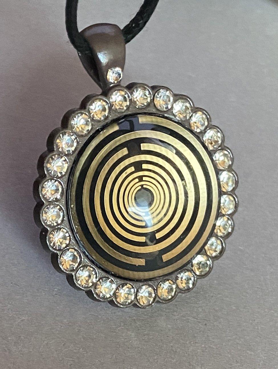 Amulett – Lakhovsky MWO – 25 mm / goldlegiert / Fassung braune – Produktansicht 1