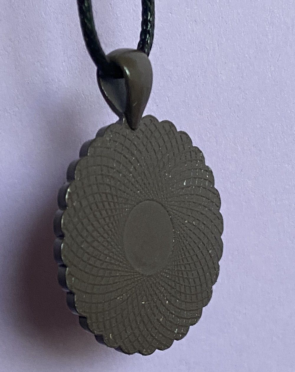 Amulett – Lakhovsky MWO – 25 mm / goldlegiert / Fassung braune – Produktansicht 1