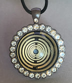 Amulett – Lakhovsky MWO – 25 mm / goldlegiert / Fassung braune – Produktansicht 1