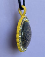Amulett – glamour – Dodecagram – 25 mm / goldlegiert / Fassung sonnengelbe – Produktansicht 1