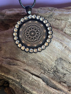 Amulett – Glamour – Dodecagram – 25 mm / zinnlegiert / Fassung nachtschwarze – Produktansicht 1