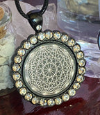 Amulett – Glamour – Dodecagram – 25 mm / zinnlegiert / Fassung nachtschwarze – Produktansicht 1