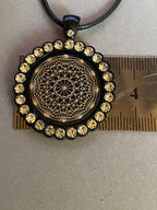 Amulett – Glamour – Dodecagram – 25 mm / zinnlegiert / Fassung nachtschwarze – Produktansicht 1