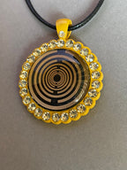 Amulett – Glamour – Lakhovsky MWO – 25 mm / goldlegiert / Fassung gelbe – Produktansicht 1