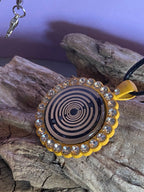 Amulett – Glamour – Lakhovsky MWO – 25 mm / goldlegiert / Fassung gelbe – Produktansicht 1