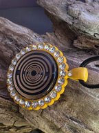 Amulett – Glamour – Lakhovsky MWO – 25 mm / goldlegiert / Fassung gelbe – Produktansicht 1