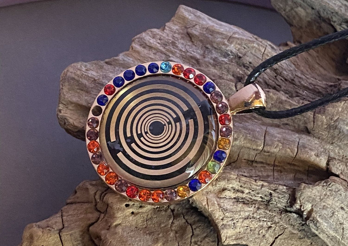 Amulett – Glamour – Lakhovsky MWO – 25 mm / goldlegiert / nachtschwarz – Produktansicht 1