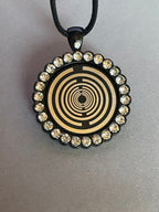 Amulett – Glamour – Lakhovsky MWO – 25 mm / zinnlegiert / Fassung schwarze – Produktansicht 1