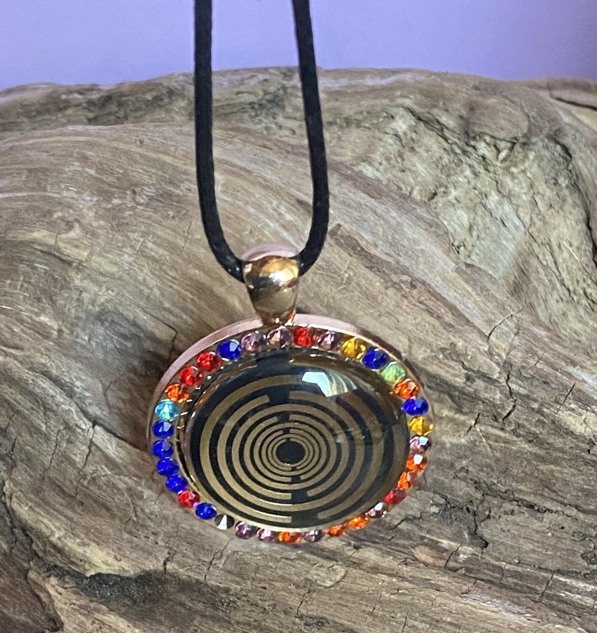 Amulett – Glamour – Lakhovsky MWO – 25 mm / goldlegiert / nachtschwarz – Produktansicht 1