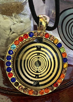 Amulett – Glamour – Lakhovsky MWO – 25 mm / goldlegiert / nachtschwarz – Produktansicht 1