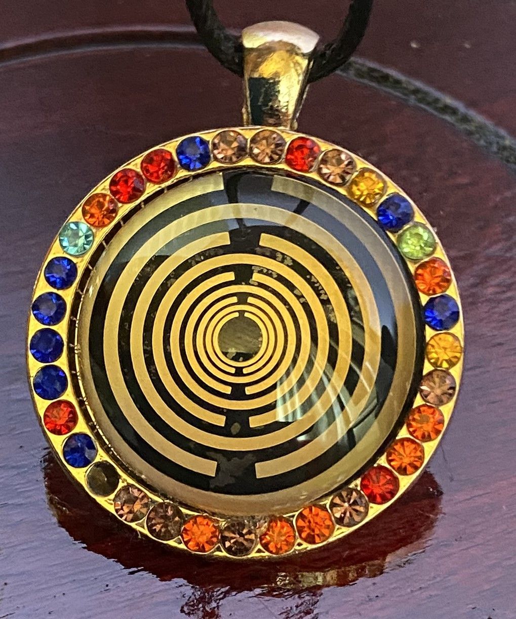 Amulett – Glamour – Lakhovsky MWO – 25 mm / goldlegiert / nachtschwarz – Produktansicht 1