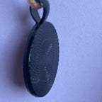Amulett – schwarz, Lakhovsky MWO, Disc in schwarz, 25 mm, zinnlegiert, kupferunterlegt – Produktansicht 1