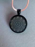 Amulett – schwarz, Dodecagram, Disc in schwarz, 25 mm, zinnlegiert, kupferunterlegt – Produktansicht 1