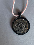 Amulett – schwarz, Dodecagram, Disc in schwarz, 25 mm, zinnlegiert, kupferunterlegt – Produktansicht 1