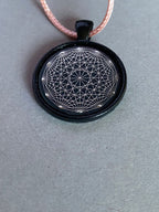 Amulett – schwarz, Dodecagram, Disc in schwarz, 25 mm, zinnlegiert, kupferunterlegt – Produktansicht 1